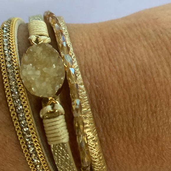 Gorgeous 5 strand bracelet* - Picture 1 of 6